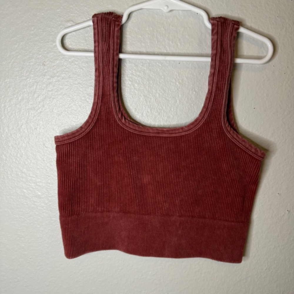 Rusty colored Ribbed crop top - Picture 2 of 4